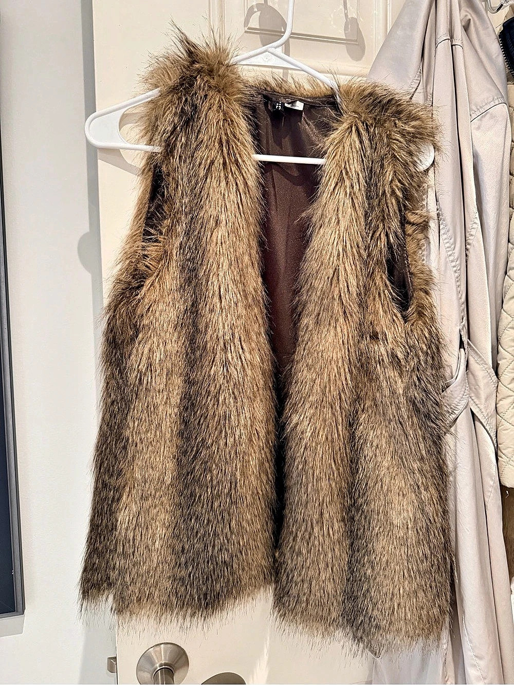 H&M Divided Faux Fur Vest Brown Medium